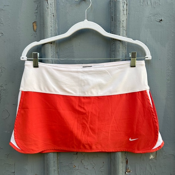 Nike Fit Dry Orange Skort, Small - Picture 1 of 5